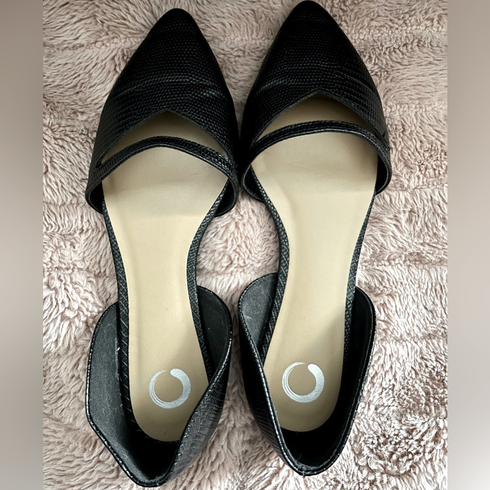 JOURNEE COLLECTION
Women's Braely Flat